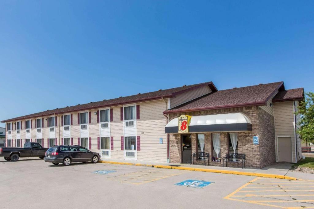 Super 8 By Wyndham Wayne Hotel Exterior photo