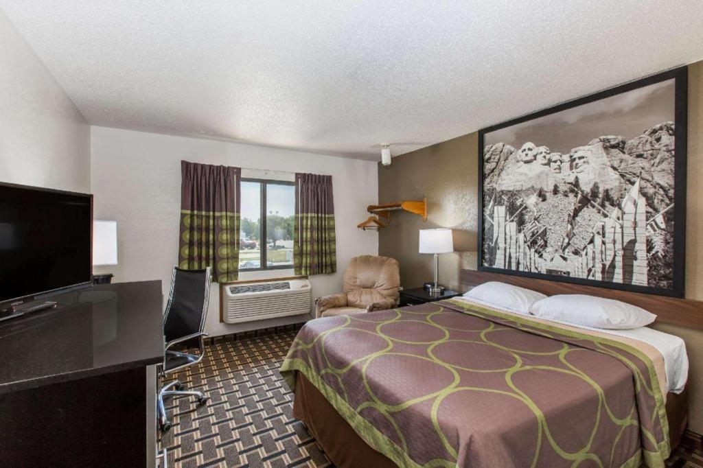 Super 8 By Wyndham Wayne Hotel Exterior photo
