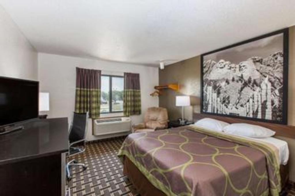 Super 8 By Wyndham Wayne Hotel Exterior photo