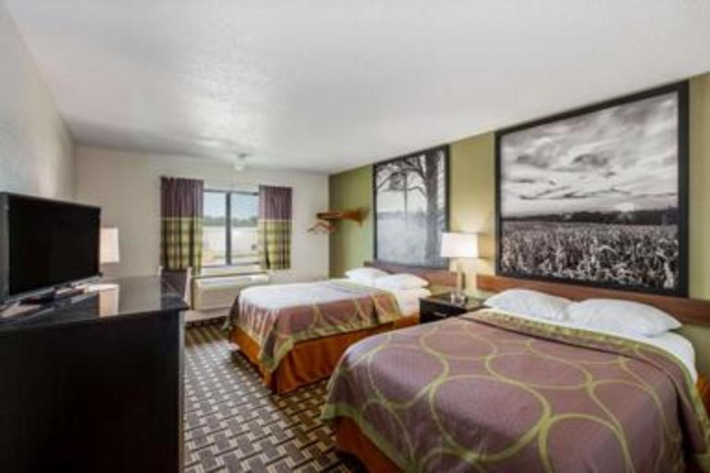 Super 8 By Wyndham Wayne Hotel Exterior photo